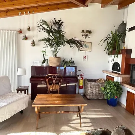 Acero Rosso Homestay